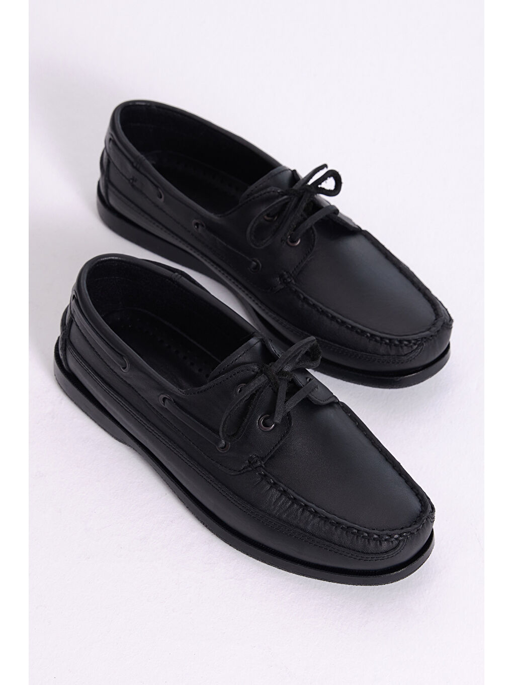 Erkek Siyah Önü Bağcıklı Hakiki Deri Günlük Ayakkabı