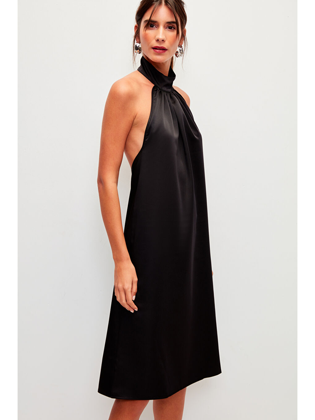 Siyah Halter Yaka Saten Davet Elbisesi-2