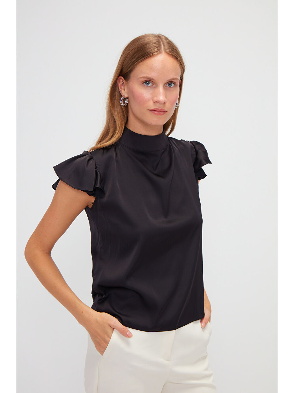 Siyah Kısa Kollu İpek Saten Düz Renk  Bluz-2