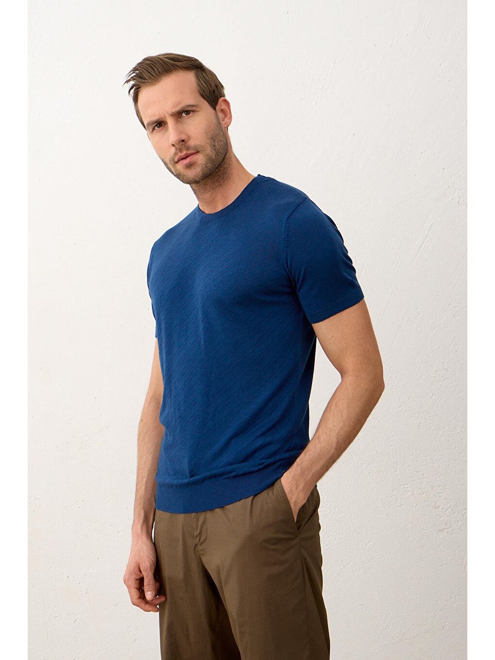 Erkek Çizgili Bisiklet Yaka Slim-Fit İnce Triko Tişört İndigo-1