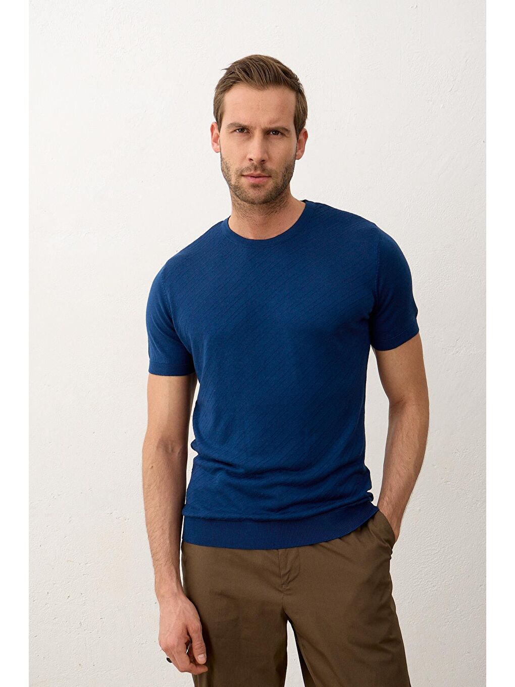 Erkek Çizgili Bisiklet Yaka Slim-Fit İnce Triko Tişört İndigo-3