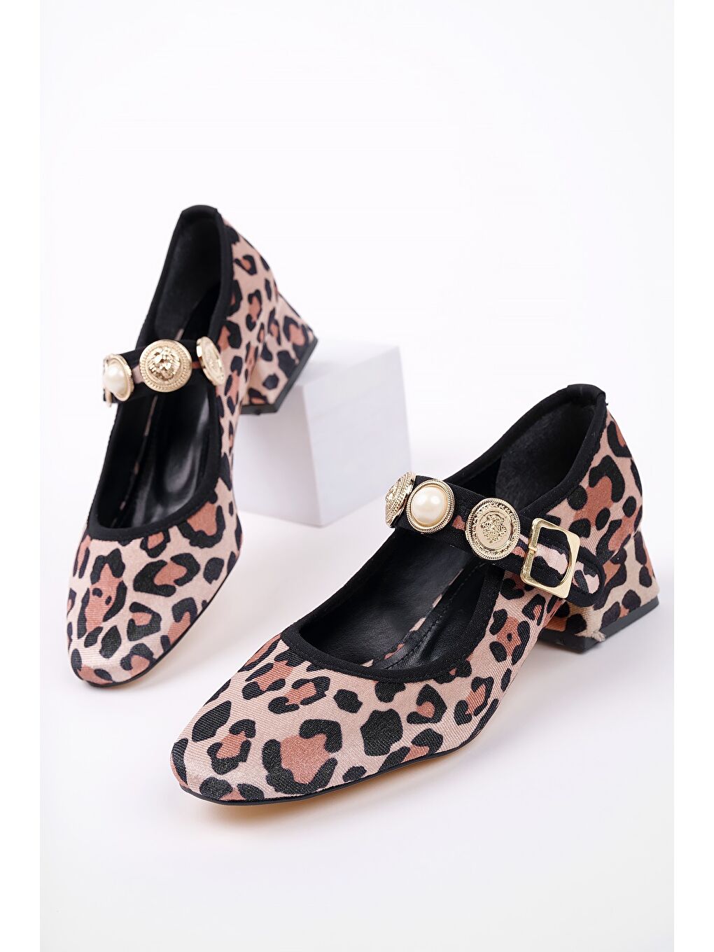 Sarı PREETİ Broş Detaylı Tek Bantlı Günlük Kadın Topuklu Ayakkabı-1