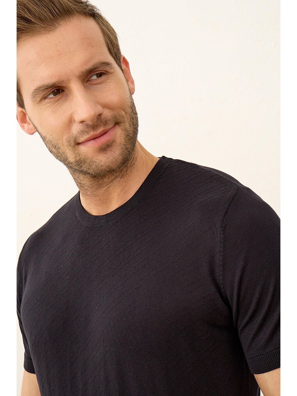 Erkek Bisiklet Yaka Slim-Fit İnce Triko Tişört Koyu Lacivert-6