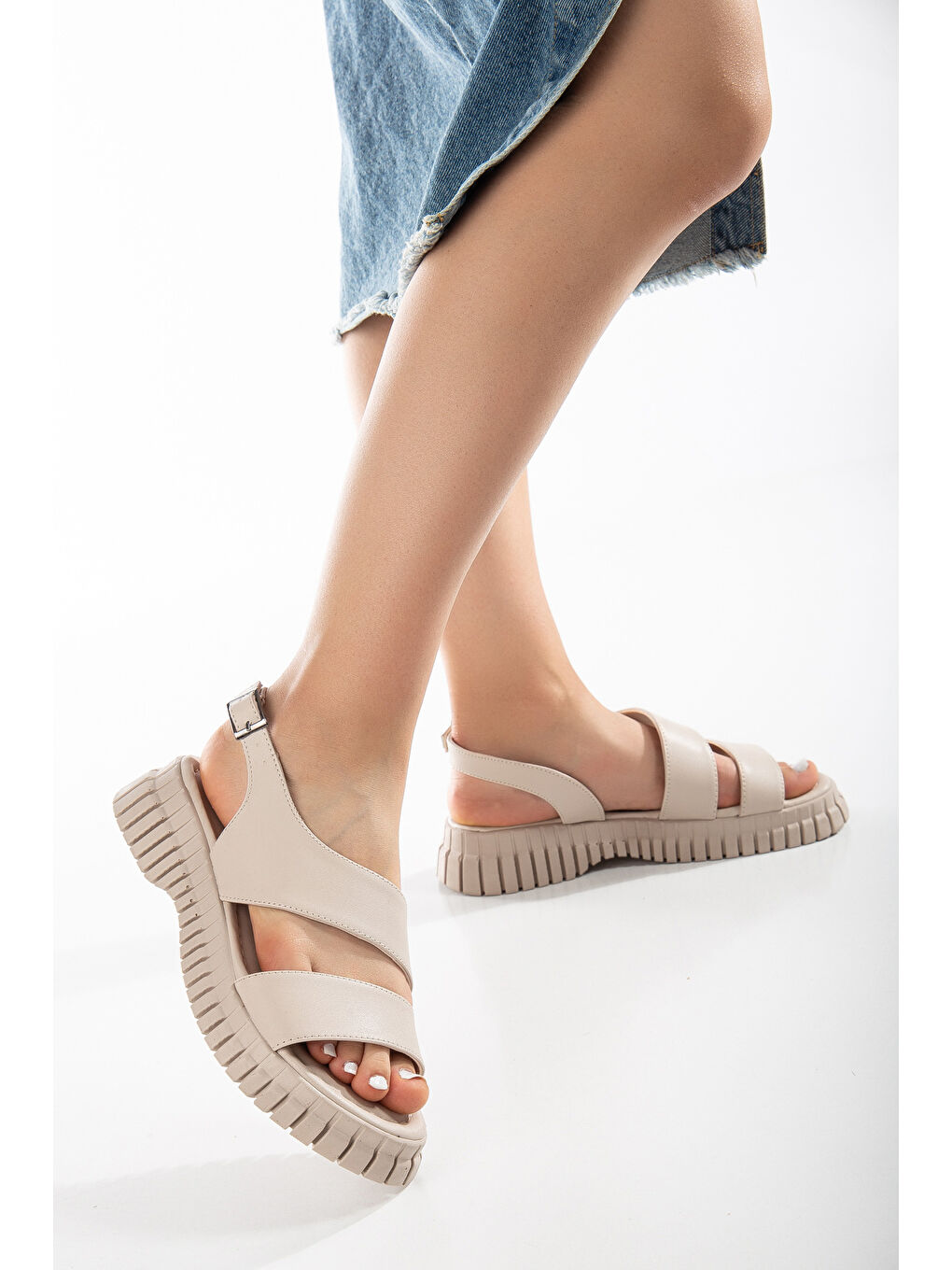 Bej Kadın Ten Kalın Poli Taban Bilekten Bağlamalı Tek Bantı Sandalet-1