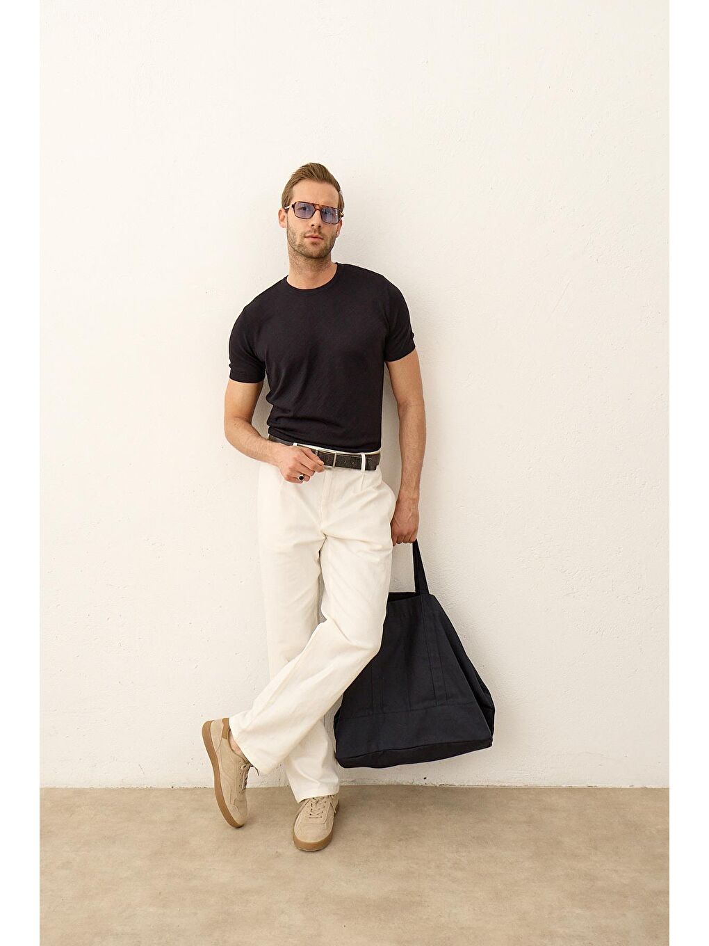 Erkek Çizgili Bisiklet Yaka Slim-Fit İnce Triko TişörtKoyu Lacivert-5