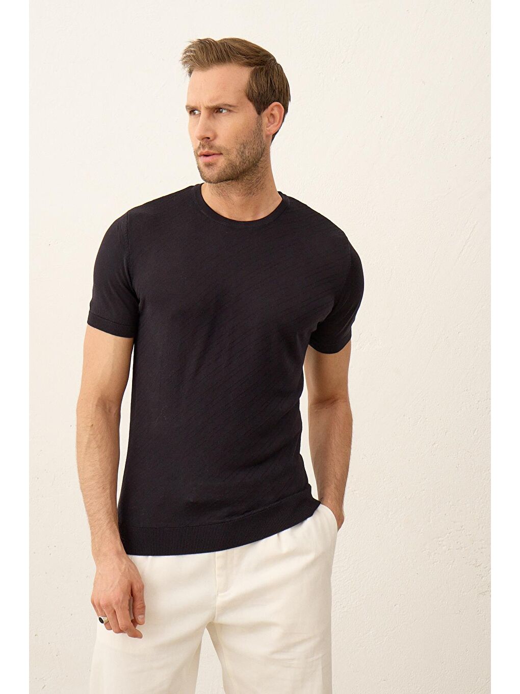 Erkek Çizgili Bisiklet Yaka Slim-Fit İnce Triko TişörtKoyu Lacivert-6