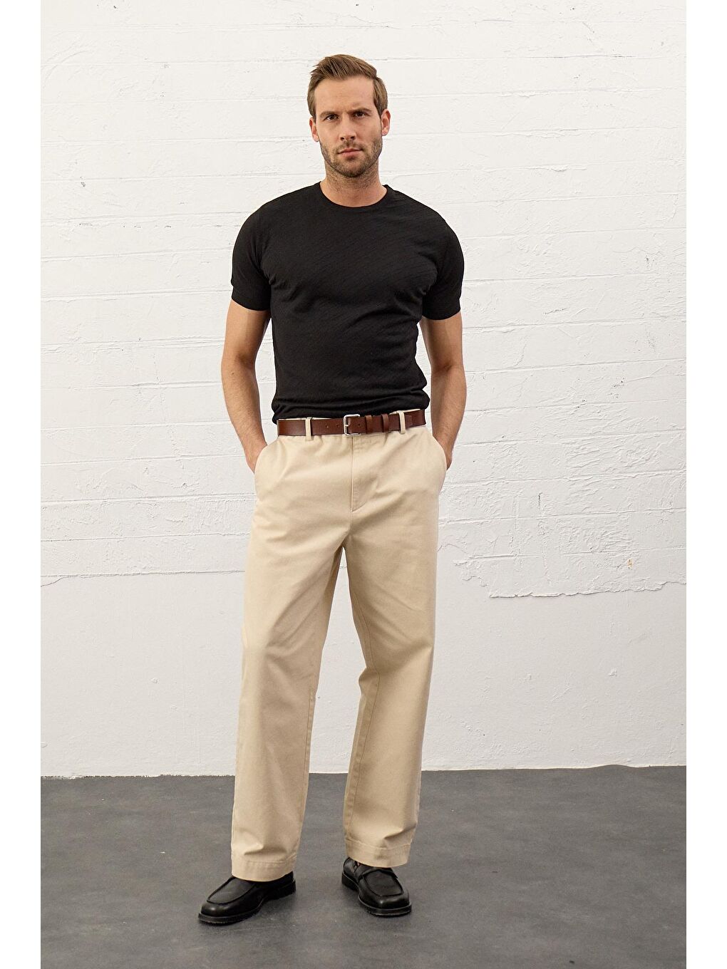 LC WAIKIKI Erkek Bisiklet Yaka Slim-Fit  İnce Triko Tişört  Siyah - 1