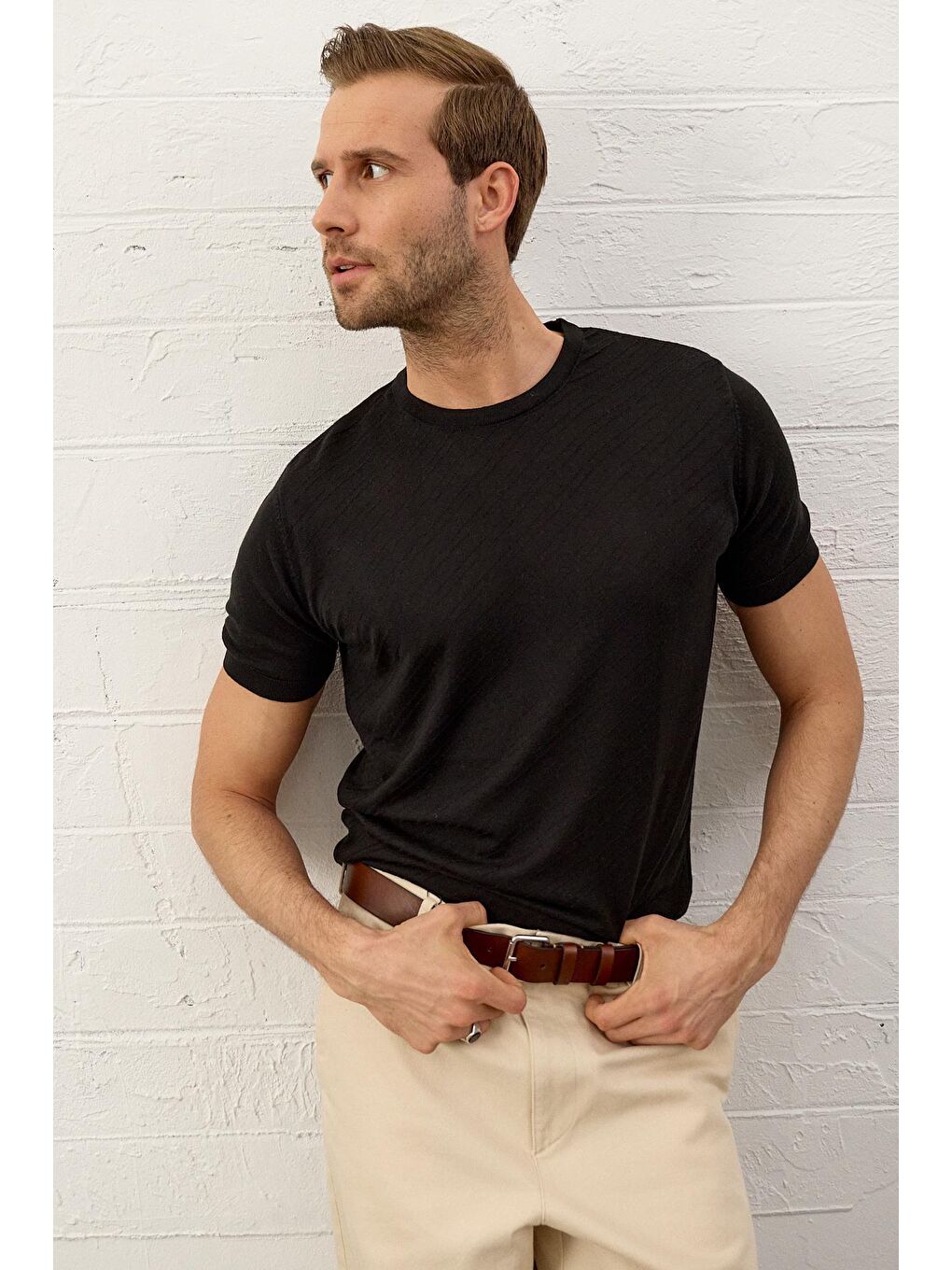 LC WAIKIKI Erkek Bisiklet Yaka Slim-Fit  İnce Triko Tişört  Siyah - 2
