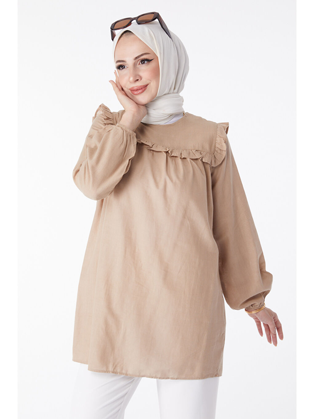 Bej Bisiklet Yaka Kadın Vizon Fırfır Detaylı Tunik- 13142