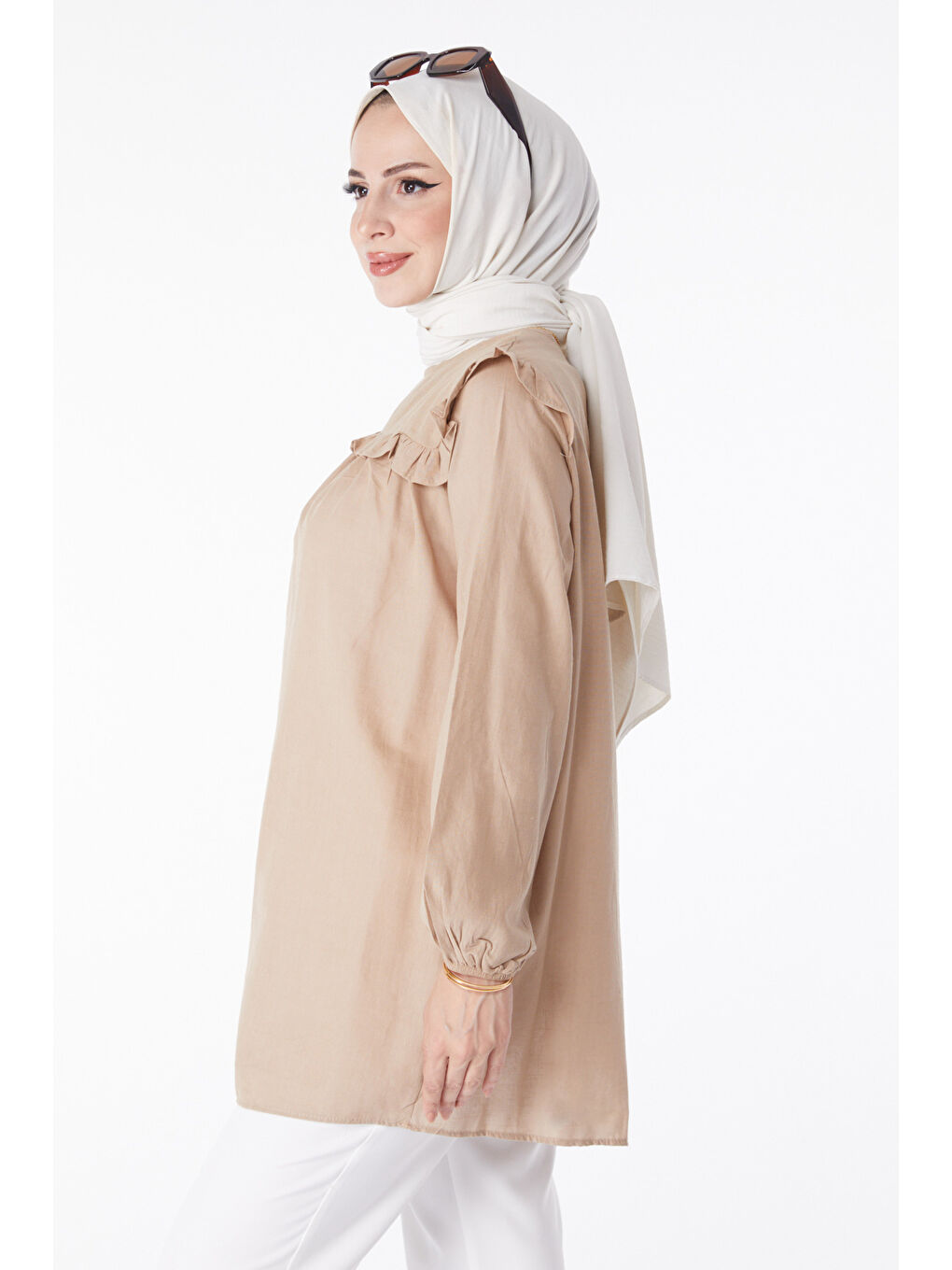 Bej Bisiklet Yaka Kadın Vizon Fırfır Detaylı Tunik- 13142-3