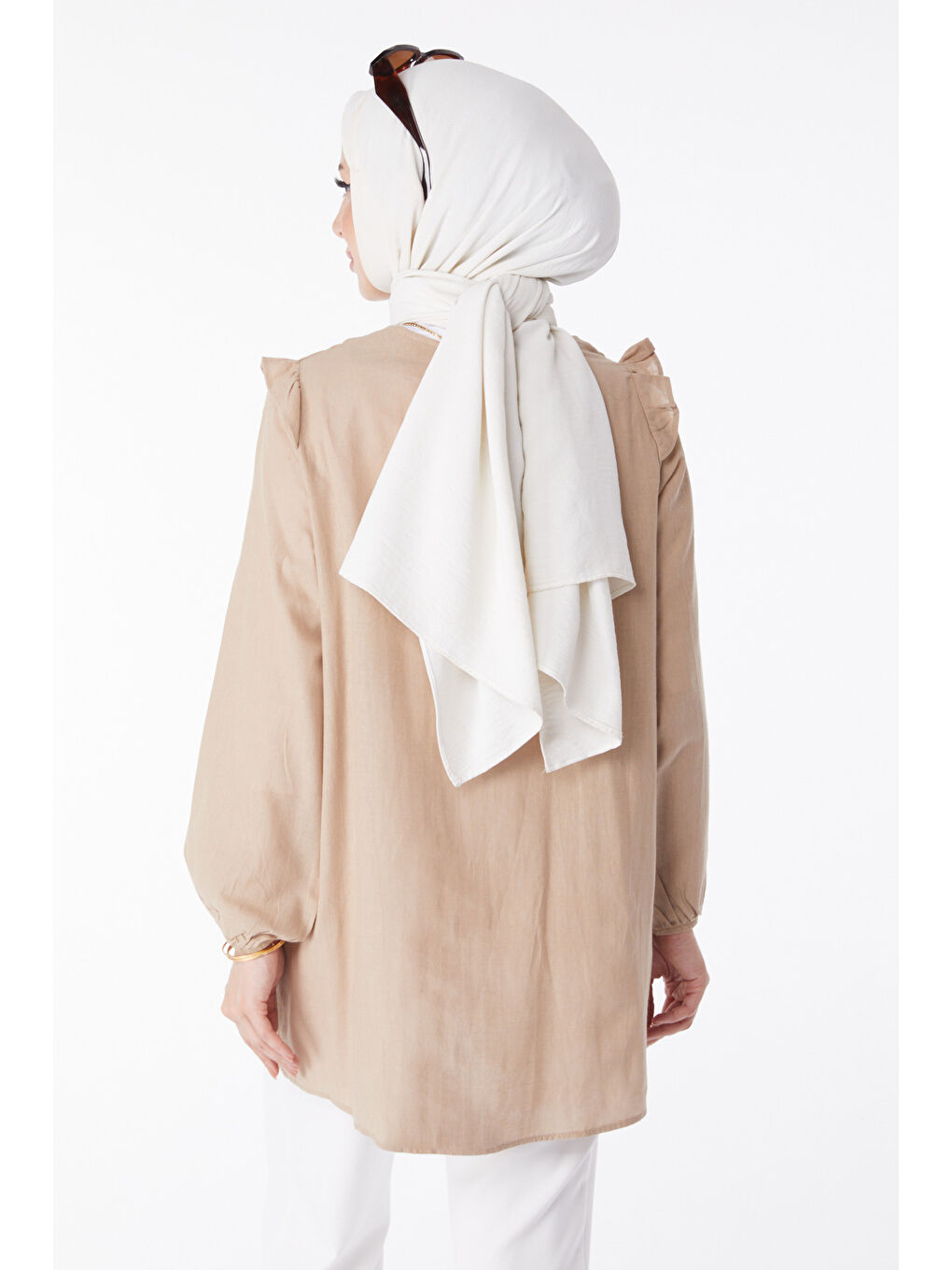 Bej Bisiklet Yaka Kadın Vizon Fırfır Detaylı Tunik- 13142-4