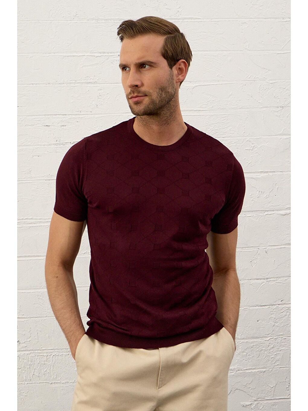 Erkek Kare Desenli Slim-Fit Yazlık Triko Tişört  Bordo