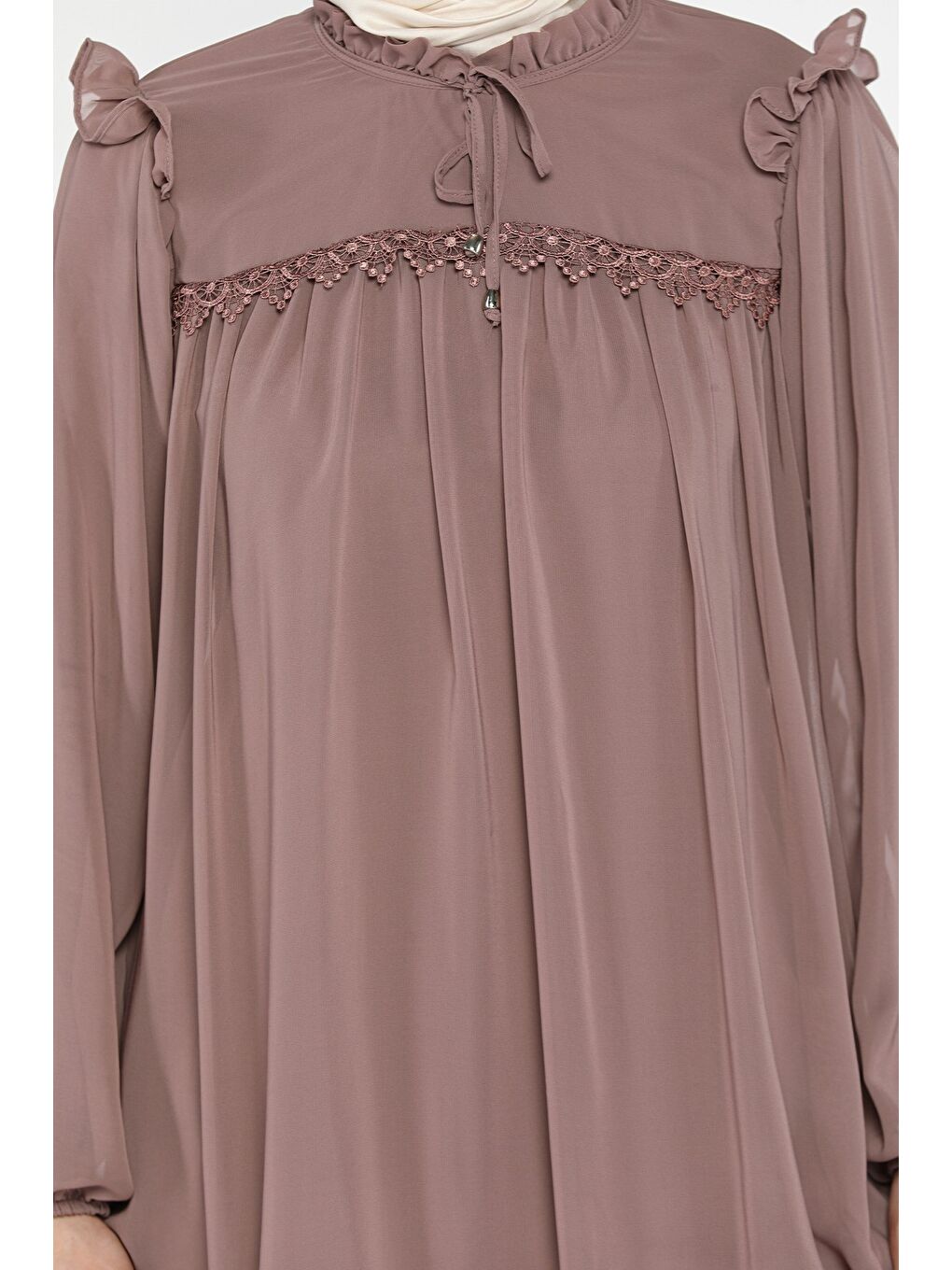 Pembe Ön Bağlamalı Fırfırlı Güpür Detaylı Tesettür Şifon Tunik-6
