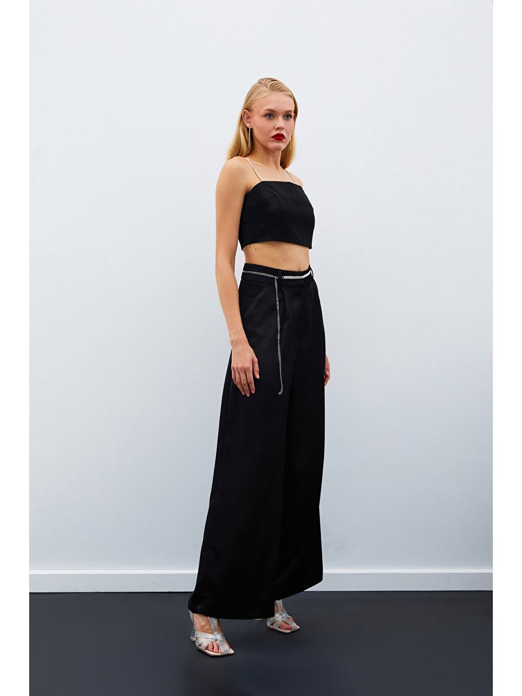 Taş Kemerli Saten Pantolon - Siyah-4