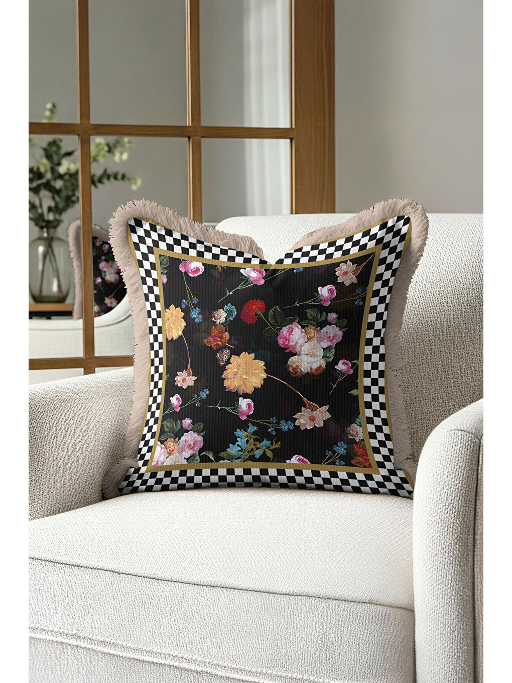 Karışık Barok Çiçekli Saçaklı Yastık Kılıfı - Zarif Bohem Siyah Altın Renkli Püsküllü Kırlent Kılıfı-1