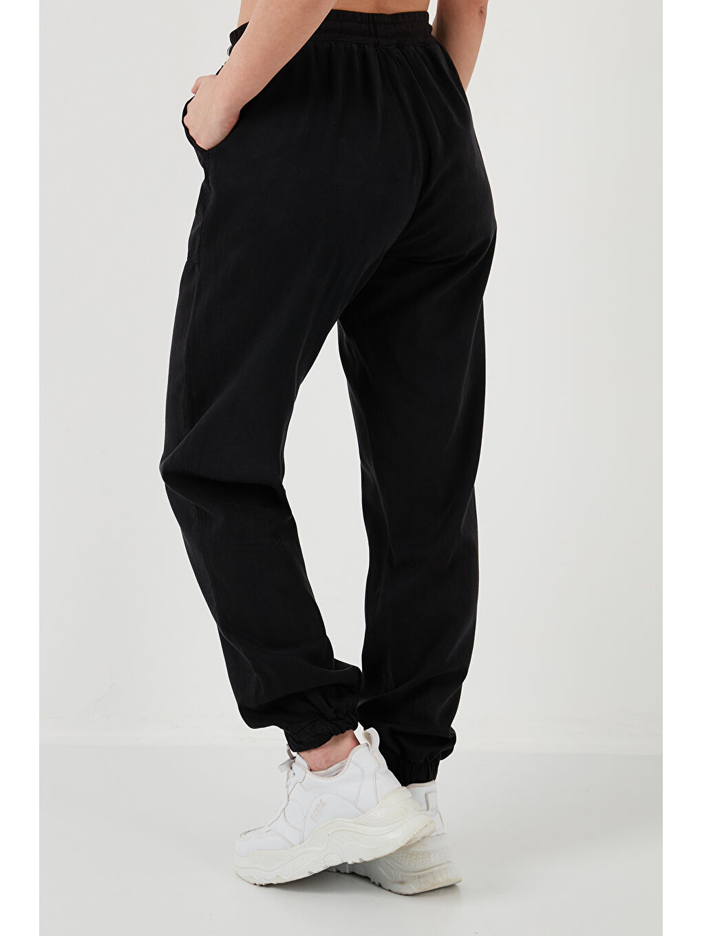 Siyah Regular Fit Yüksek Bel Jogger Spor Kadın Pantolon 668Yp5039