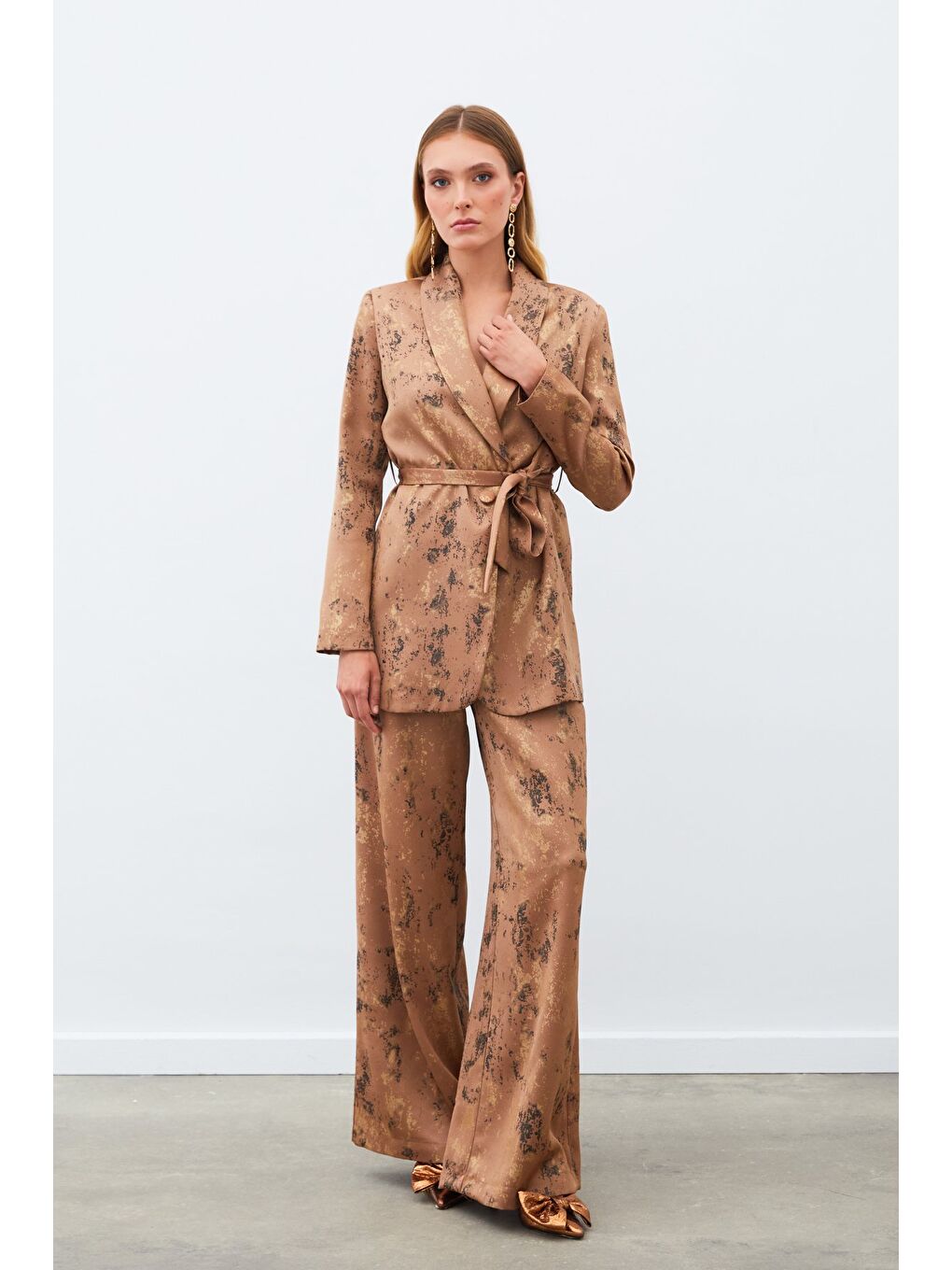 Kahverengi Parlak Desenli Salaş Pantolon - Kahve