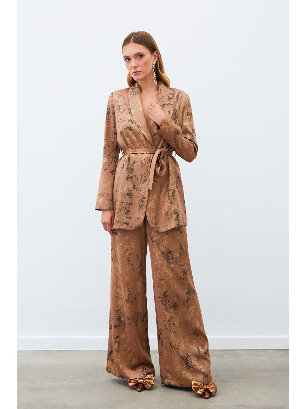 Kahverengi Parlak Desenli Salaş Pantolon - Kahve-4