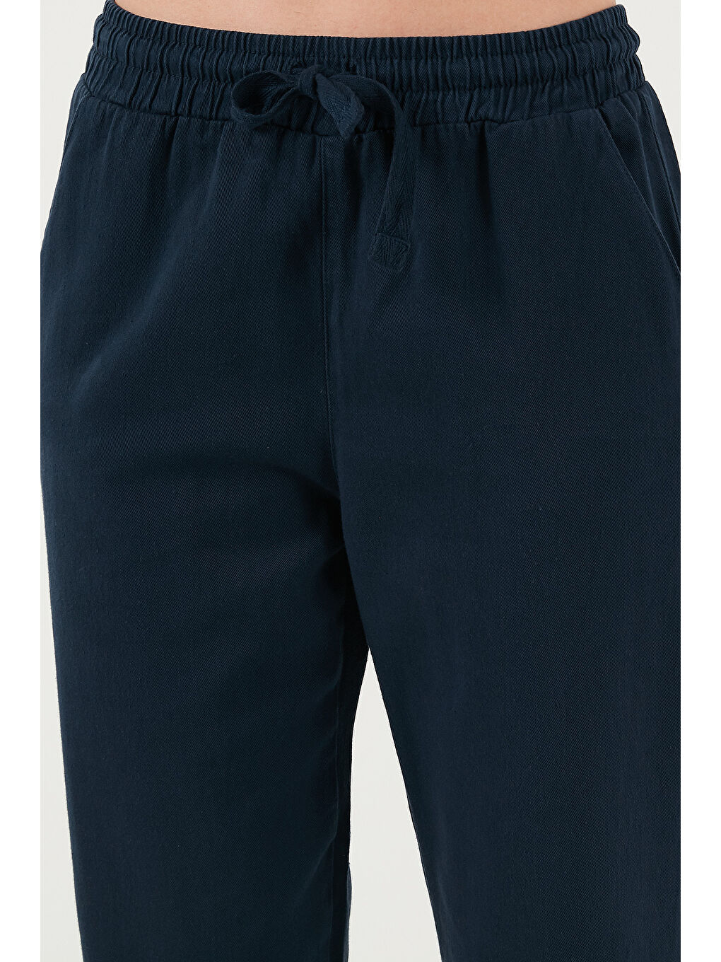 Lacivert Pamuklu Normal Bel Regular Fit Düz Paça Kadın Pantolon 668Yp42282S4-5