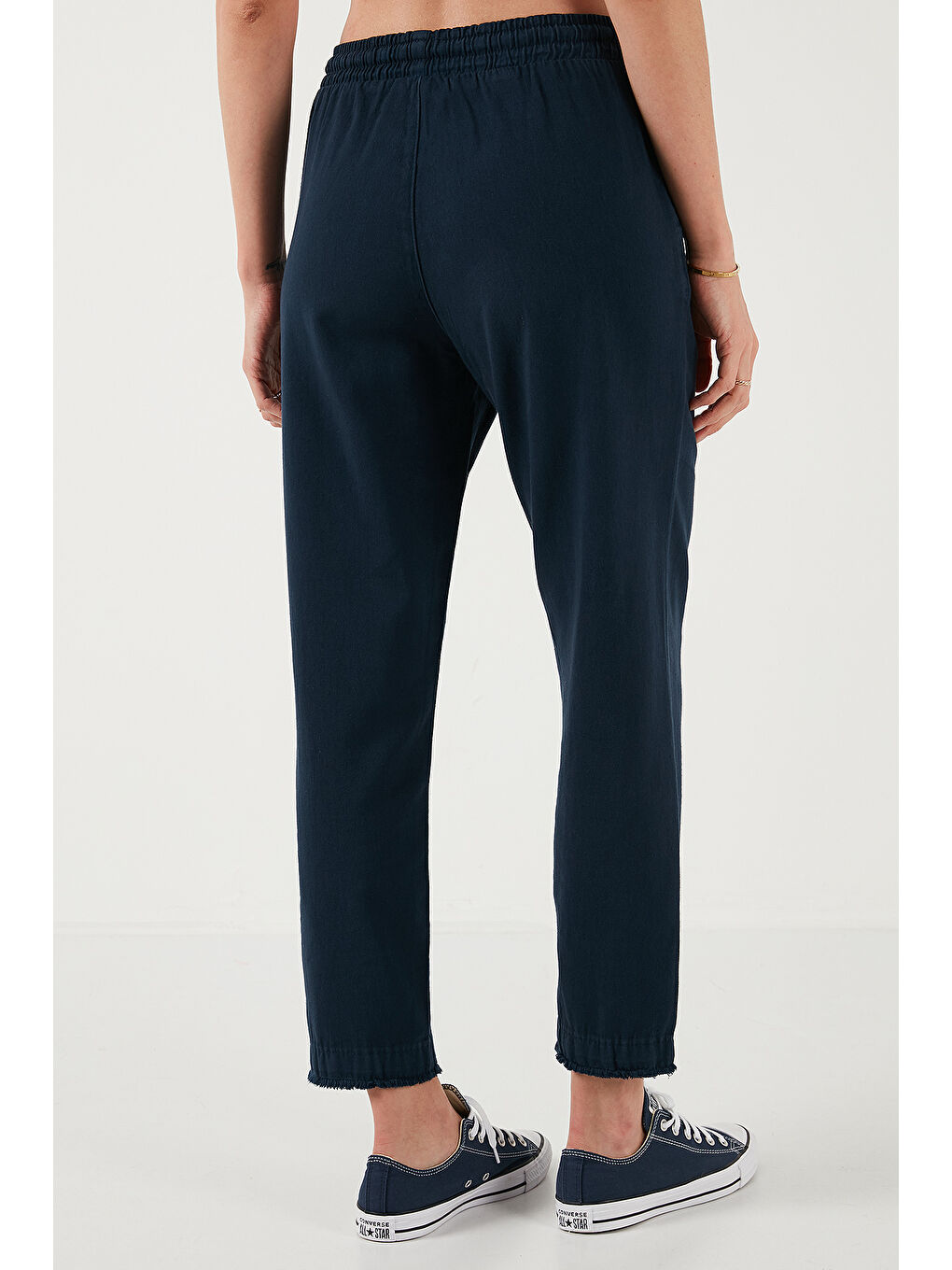 Lacivert Pamuklu Normal Bel Regular Fit Düz Paça Kadın Pantolon 668Yp42282S4-6