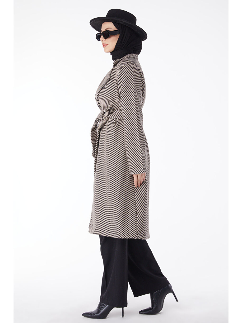 Bej Ceket Yaka Kadın Vizon Kuşaklı Kaşe Kaban - 13115-3