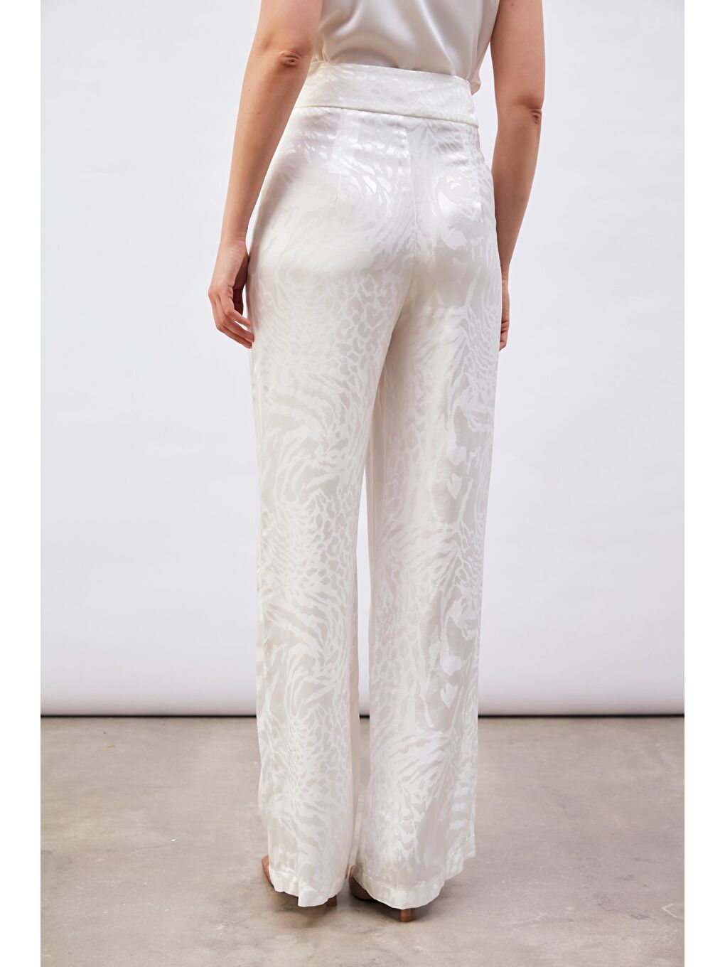 Desenli Saten Pantolon - Ekru-6
