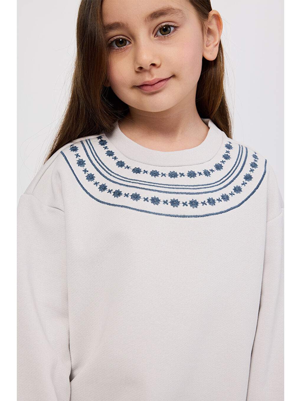 Kız Çocuk Nakışlı Gri Sweatshirt-1