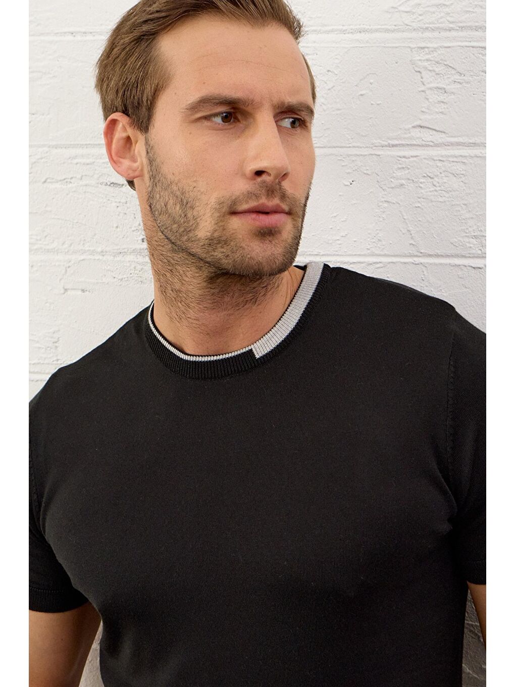 Erkek Garnili Slim-Fit Yazlık Triko Tişört Siyah-2