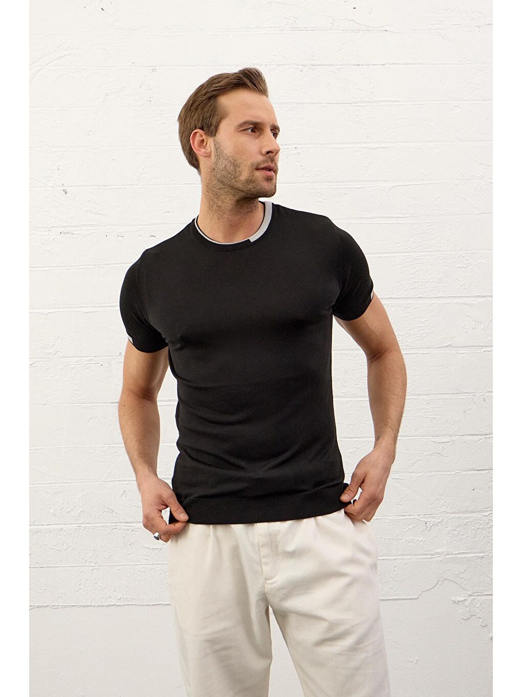 Erkek Garnili Slim-Fit Yazlık Triko Tişört Siyah-4