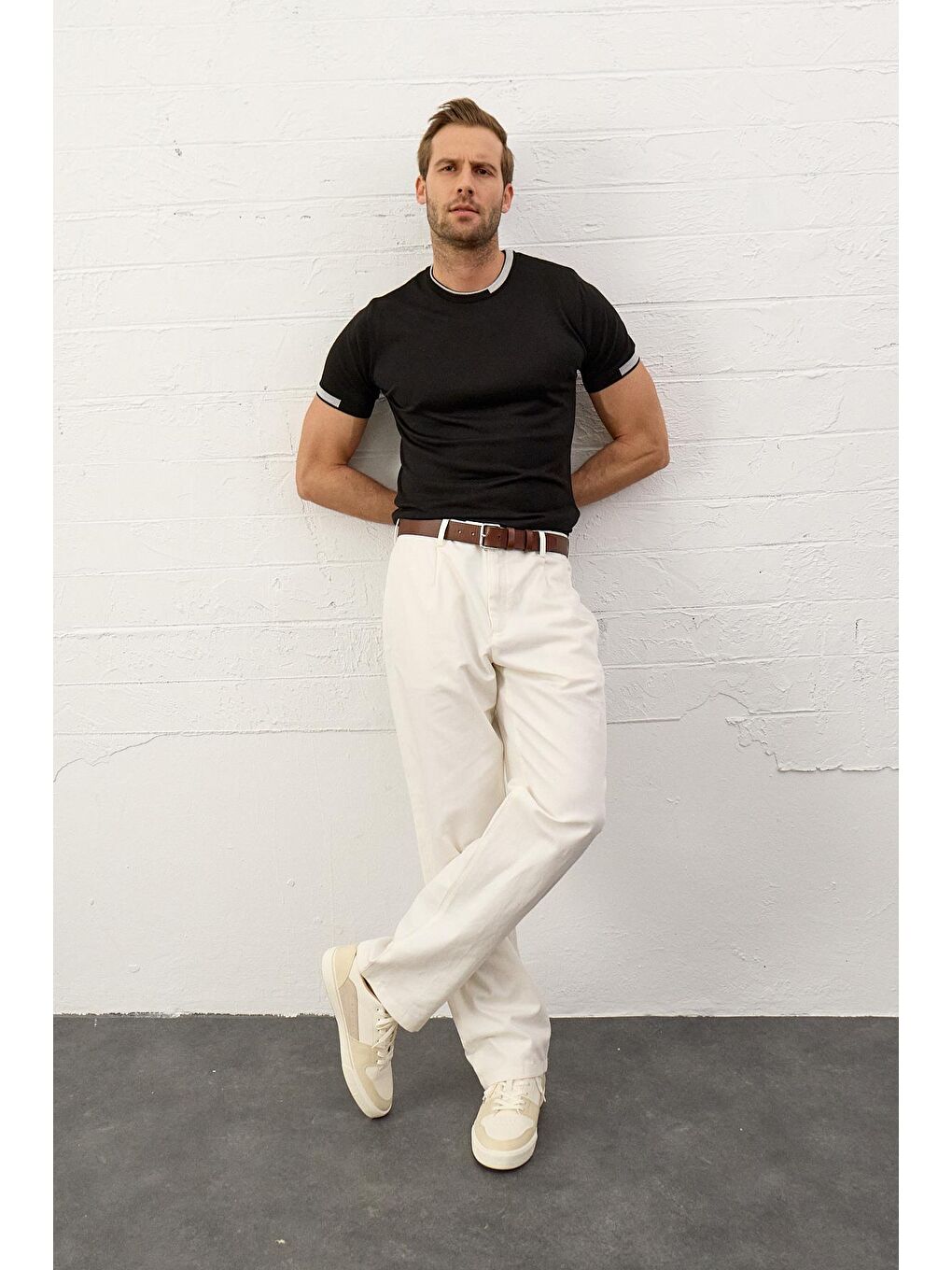 Erkek Garnili Slim-Fit Yazlık Triko Tişört Siyah-5