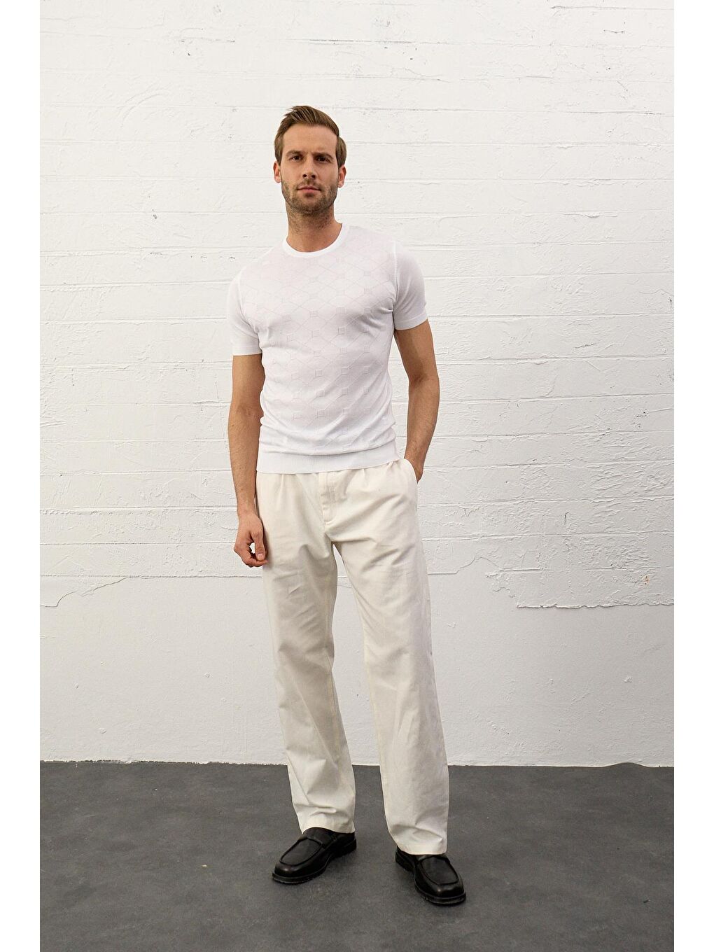Danger Erkek Kare Desenli Slim-Fit Kalıp Yazlık Triko Tişört Beyaz - 4