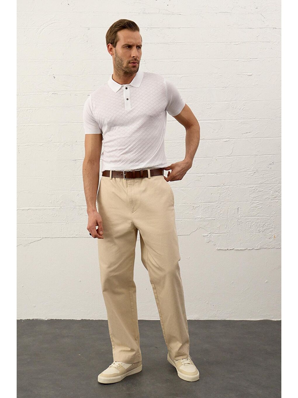 Beyaz Erkek Yumuşak Dokulu Slim-Fit Kalıp Polo Yaka İnce Triko Tişört-3