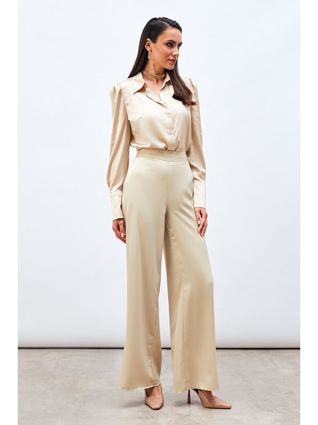 Yırtmaç Detaylı Saten Pantolon - Bej-1