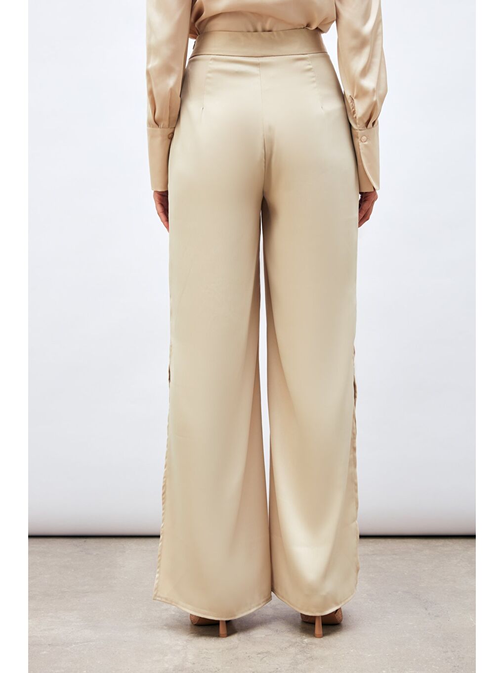 Yırtmaç Detaylı Saten Pantolon - Bej-6