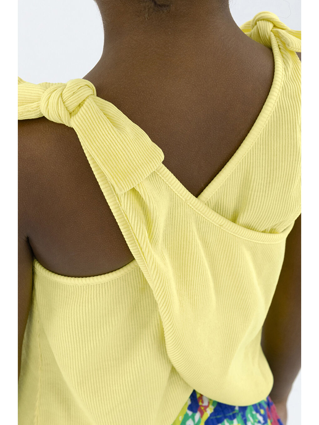 Kız Çocuk Kolları Bağlama Detaylı Sarı Atlet-1