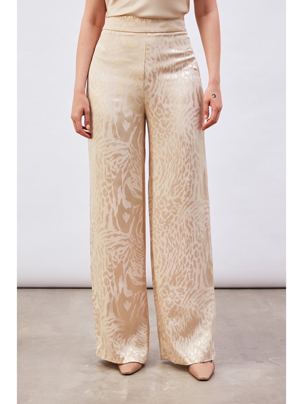Desenli Saten Pantolon - Bej-6