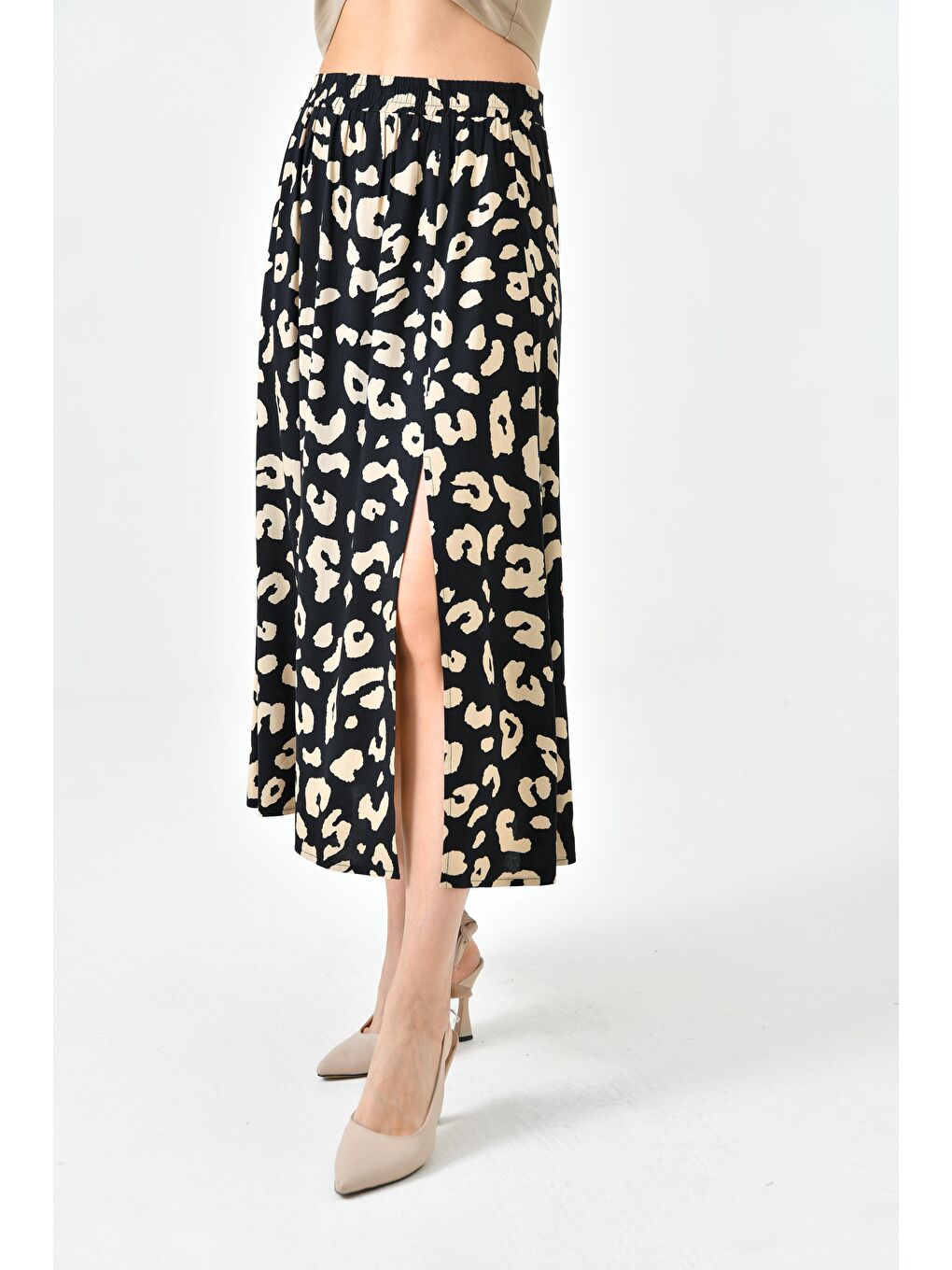 Siyah Kadın A Kesim Beli Lastikli Desenli Yırtmaçlı Midi Dokuma Etek - Viskon-1