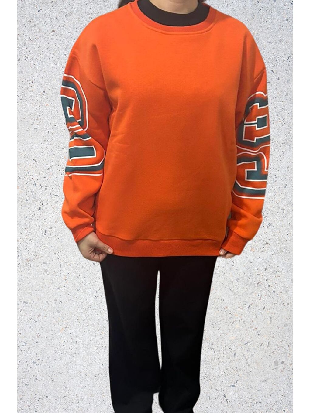 Trendseninle Canlı Turuncu Kadın Turuncu Kolları Vivid Color Chicago Baskılı Oversize Bisiklet Yaka Sweatshirt - 1