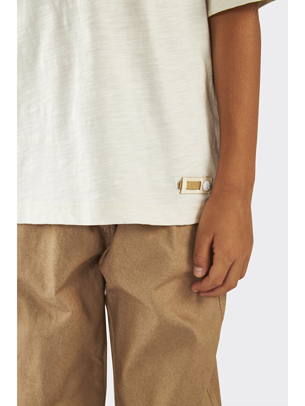 Yeşil Erkek Çocuk Kol Ucu Şerit Detaylı Bej Tişört-1