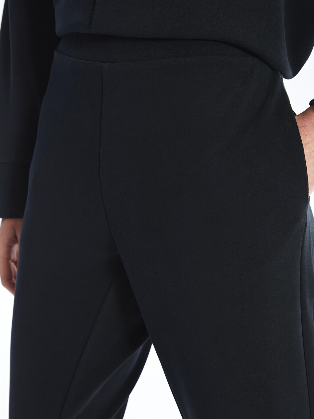 Siyah Trento - Modal Kumaş Havuç Kesim Pantolon-3