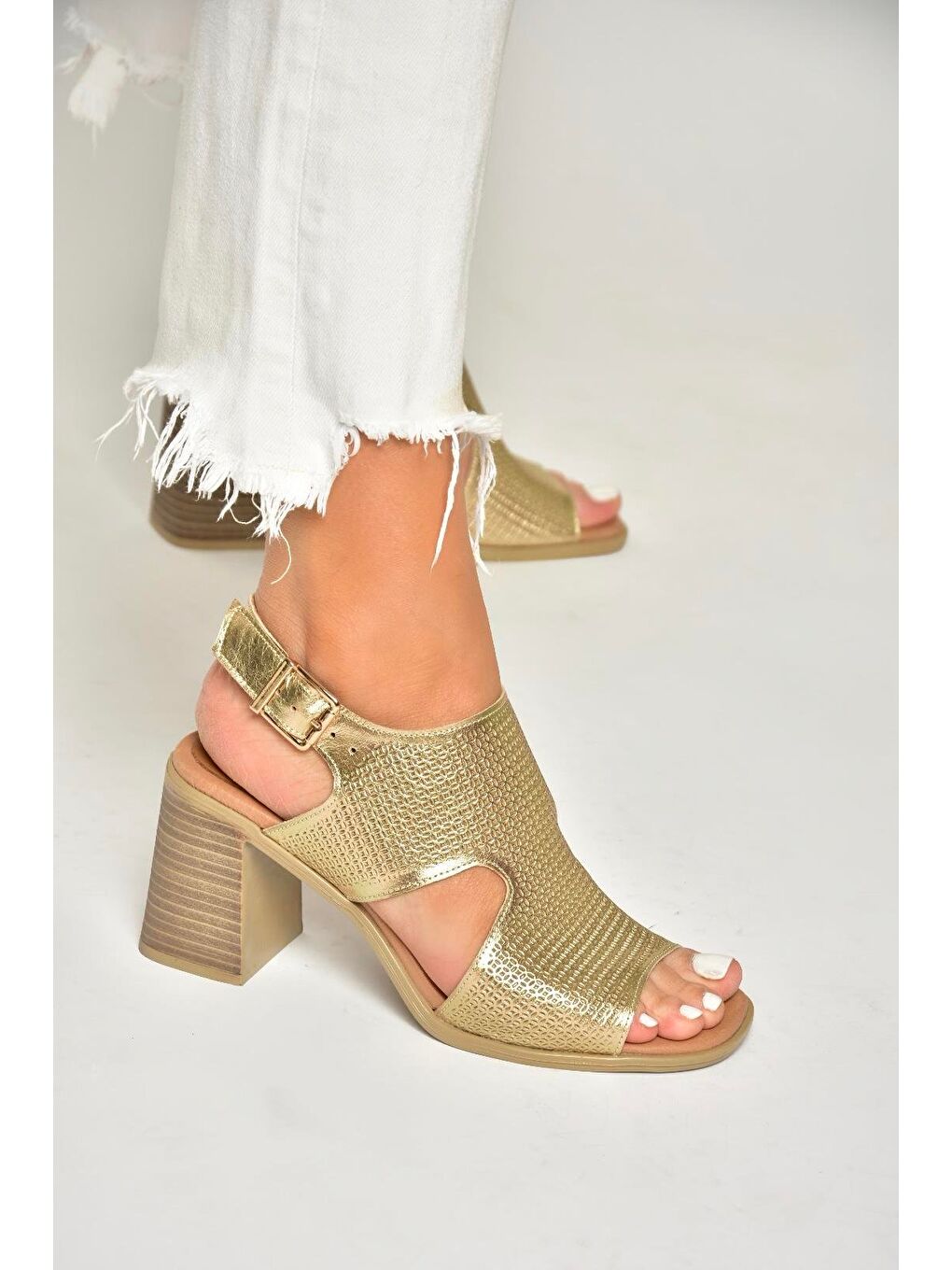 Sarı U5556304 Altın Kadın Topuklu Ayakkabı-3
