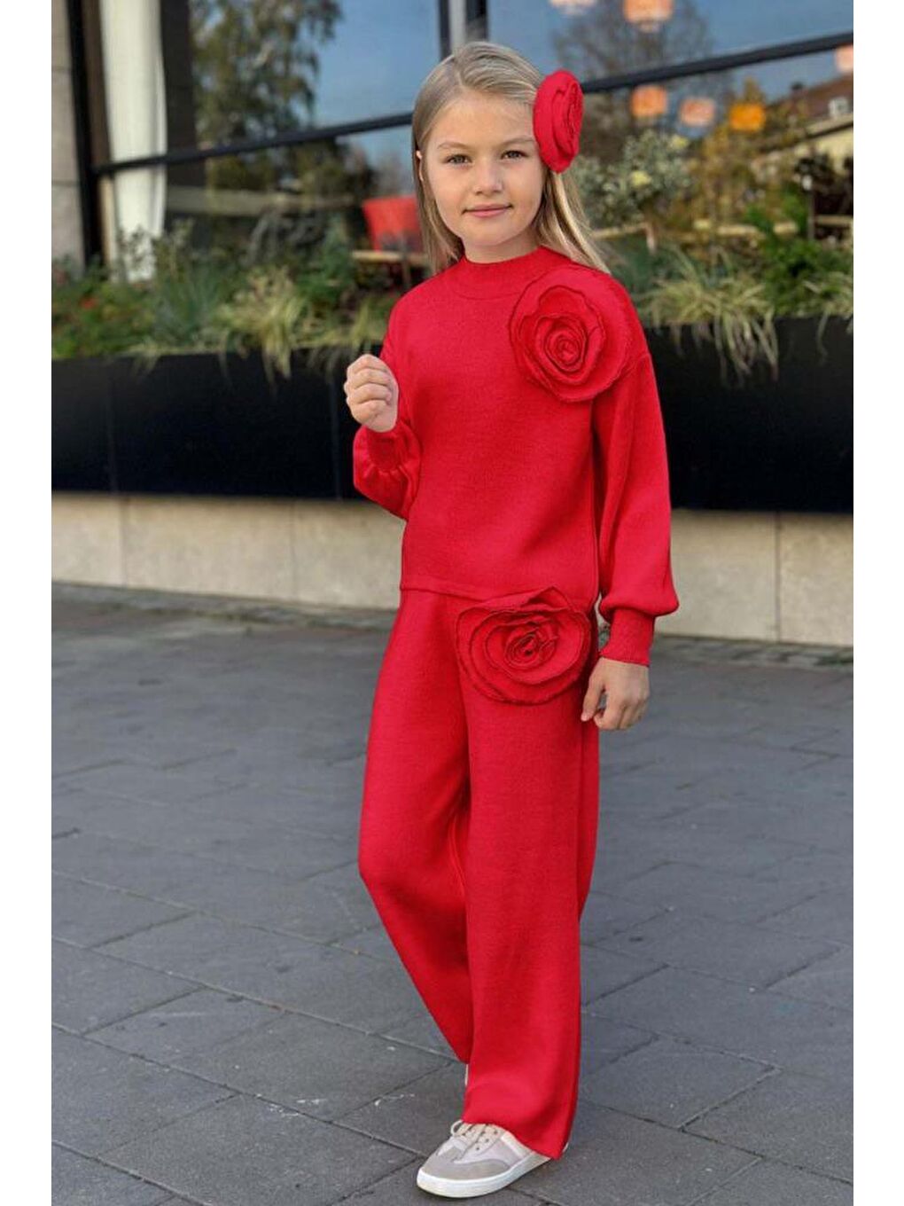 Kız Çocuk Balıkçı Yaka Omuzunda Gül Broşlu Kazak Bol Kesim Kırmızı Triko Alt Üst Takım