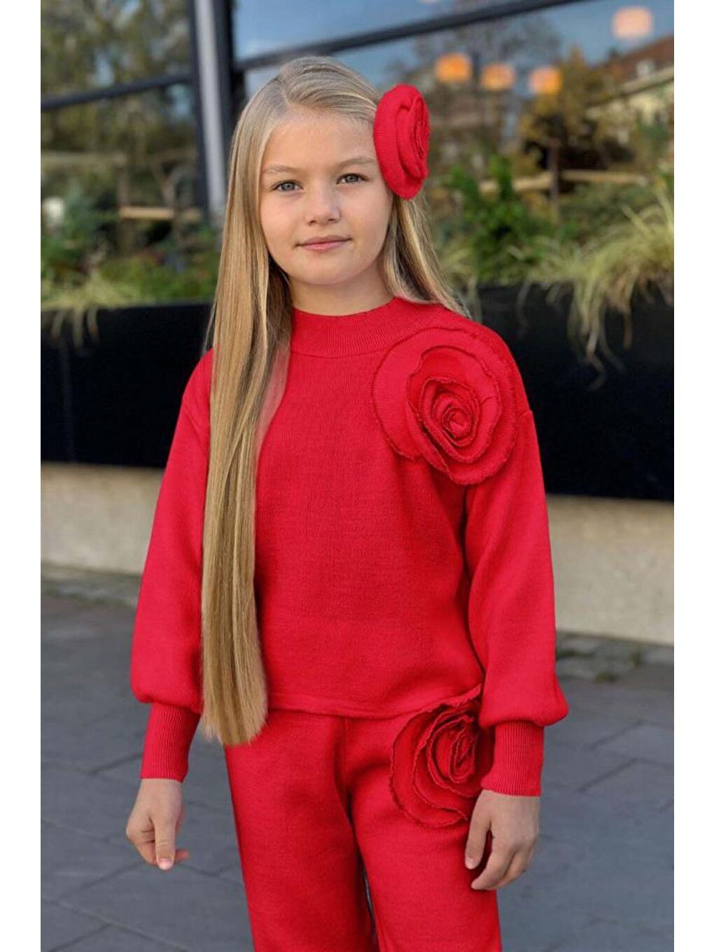 Kız Çocuk Balıkçı Yaka Omuzunda Gül Broşlu Kazak Bol Kesim Kırmızı Triko Alt Üst Takım-2