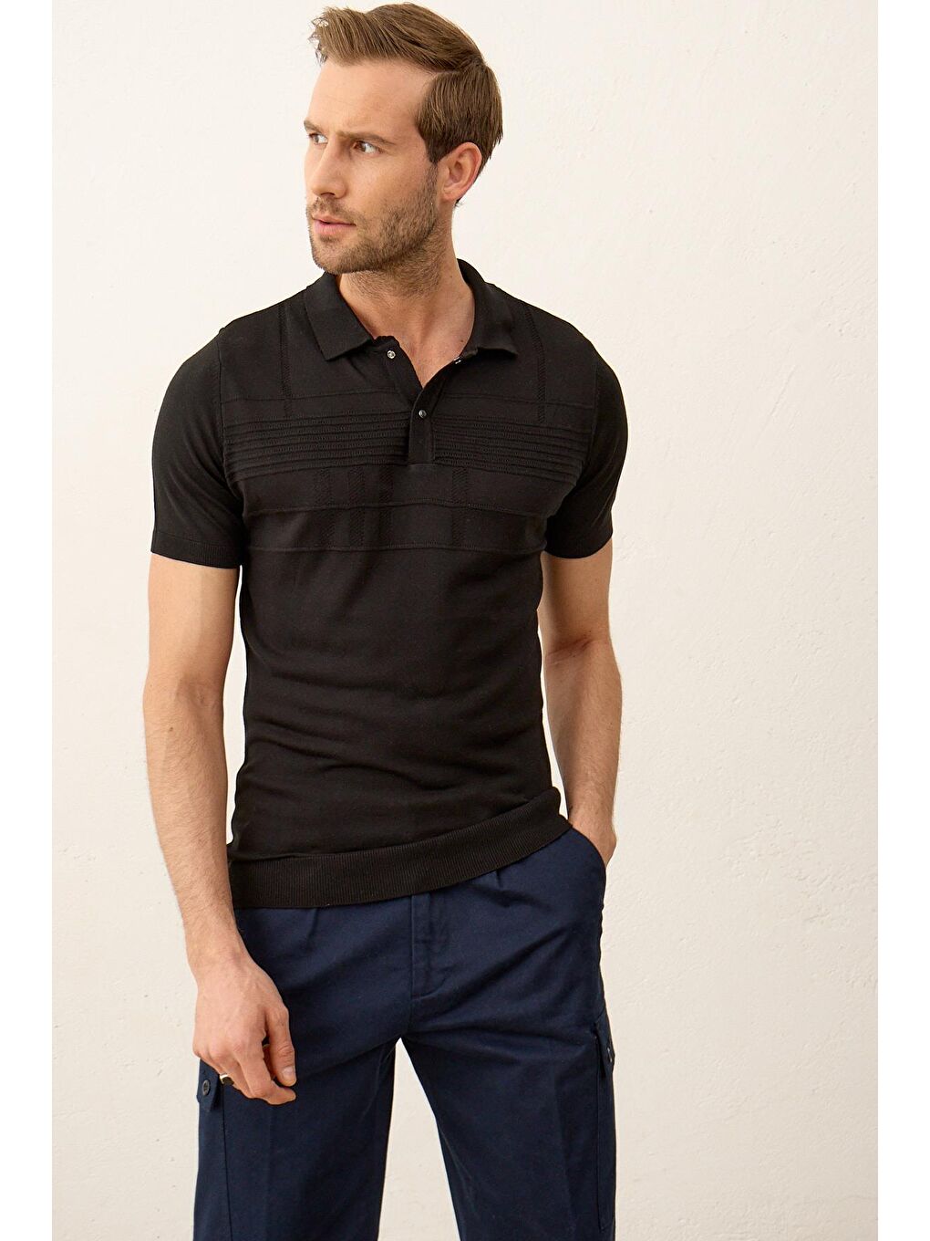 Siyah Erkek Çizgi Desenli Slim-Fit Kalıp Yazlık Triko Tişört-1