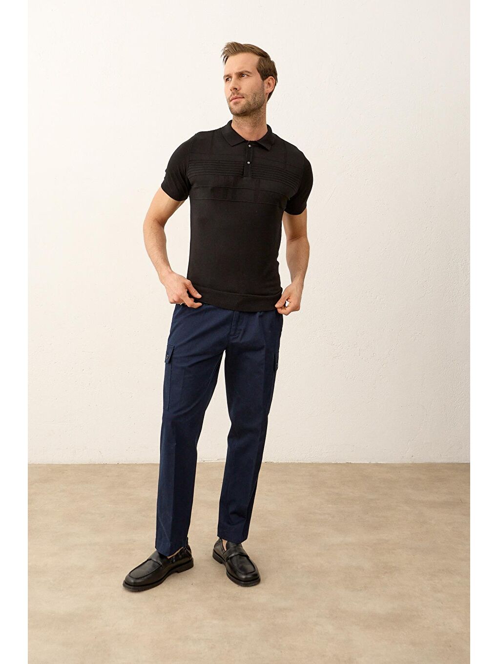 Siyah Erkek Çizgi Desenli Slim-Fit Kalıp Yazlık Triko Tişört-2