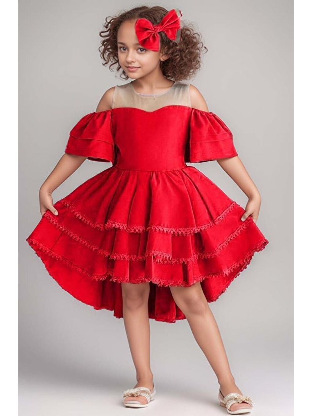 9773 1 Kız Çocuk Düşük Omuzlu Transparan Yaka Eteği KatKat Dantel İşlemeli Kuyruk Detaylı Kırmızı El
