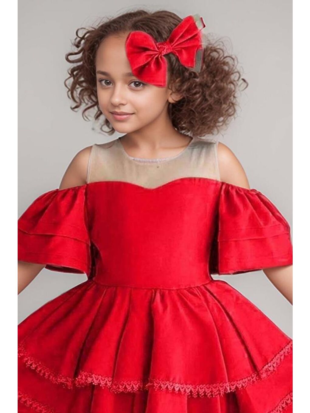 9773 1 Kız Çocuk Düşük Omuzlu Transparan Yaka Eteği KatKat Dantel İşlemeli Kuyruk Detaylı Kırmızı El-1