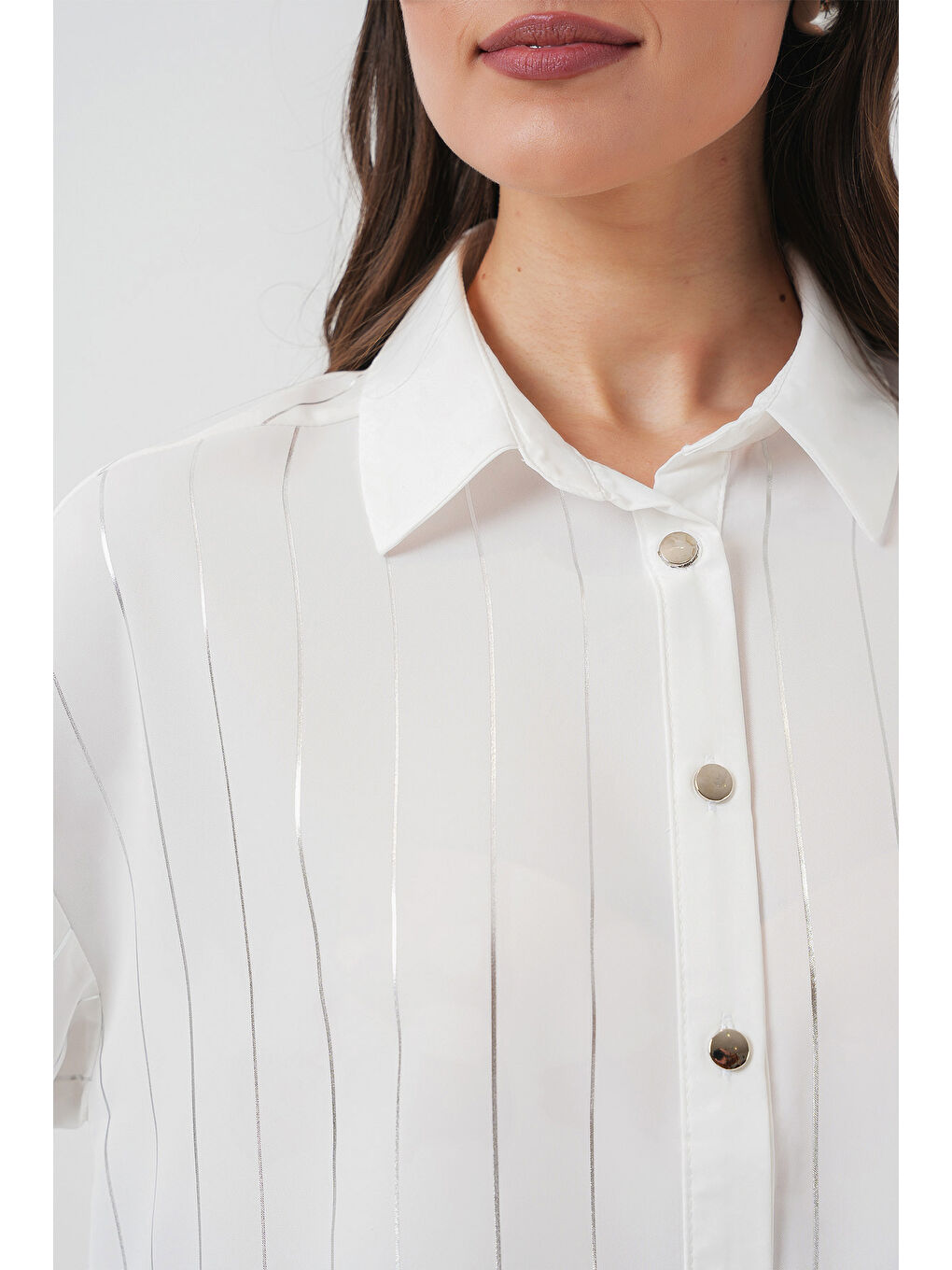 Kadın Beyaz Gümüş Çizgili Gömlek 5924-1