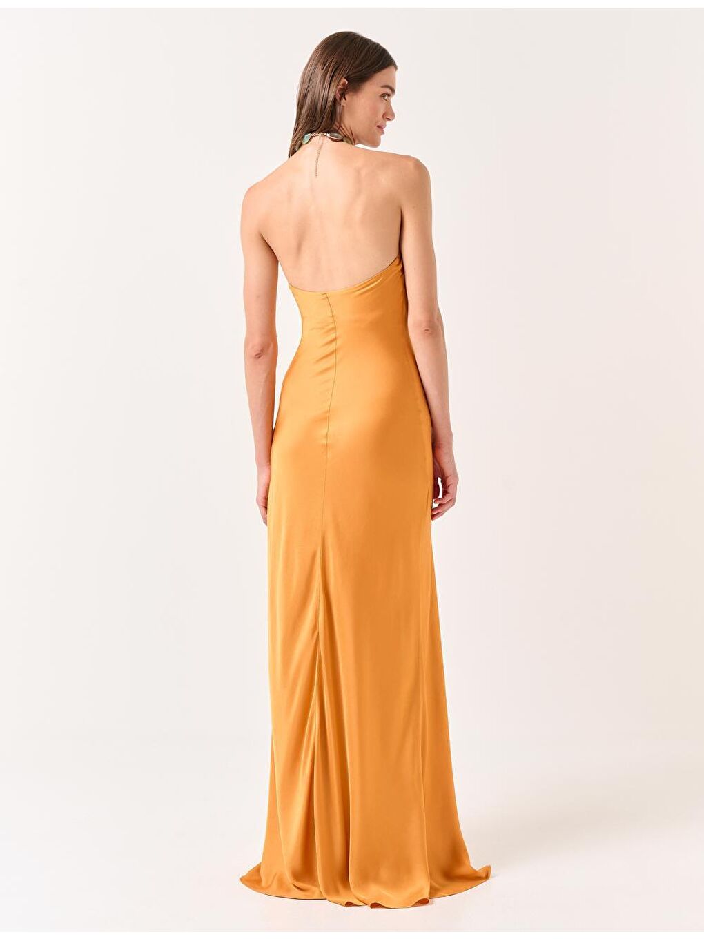 Sarı Hardal Doğal Taşlı Boyundan Bağlamalı Saten Elbise-4