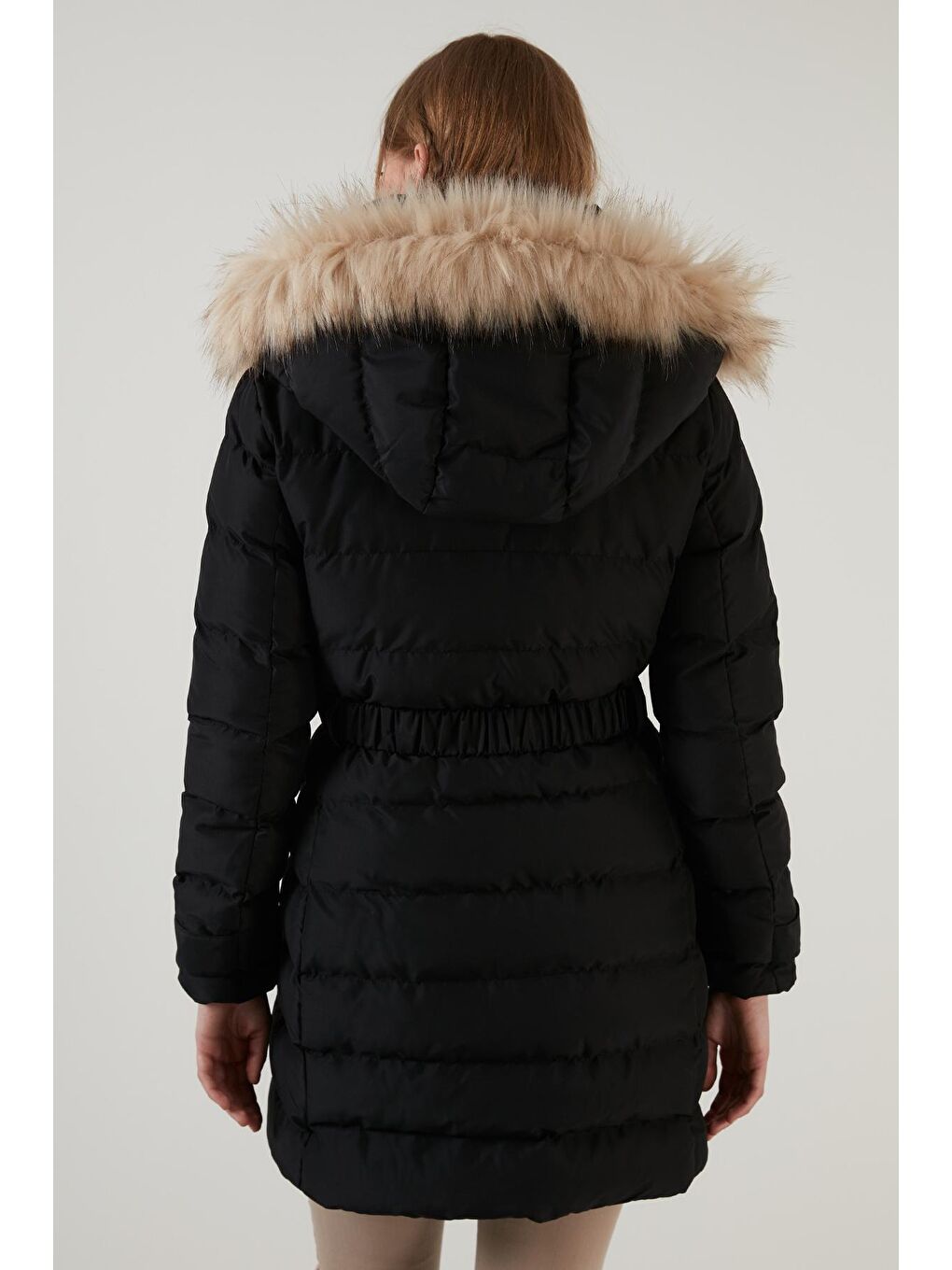 Siyah Yakası Tüylü Kapüşonlu Kemerli Şişme Kadın Kaban 497SEMIRAMIS-6